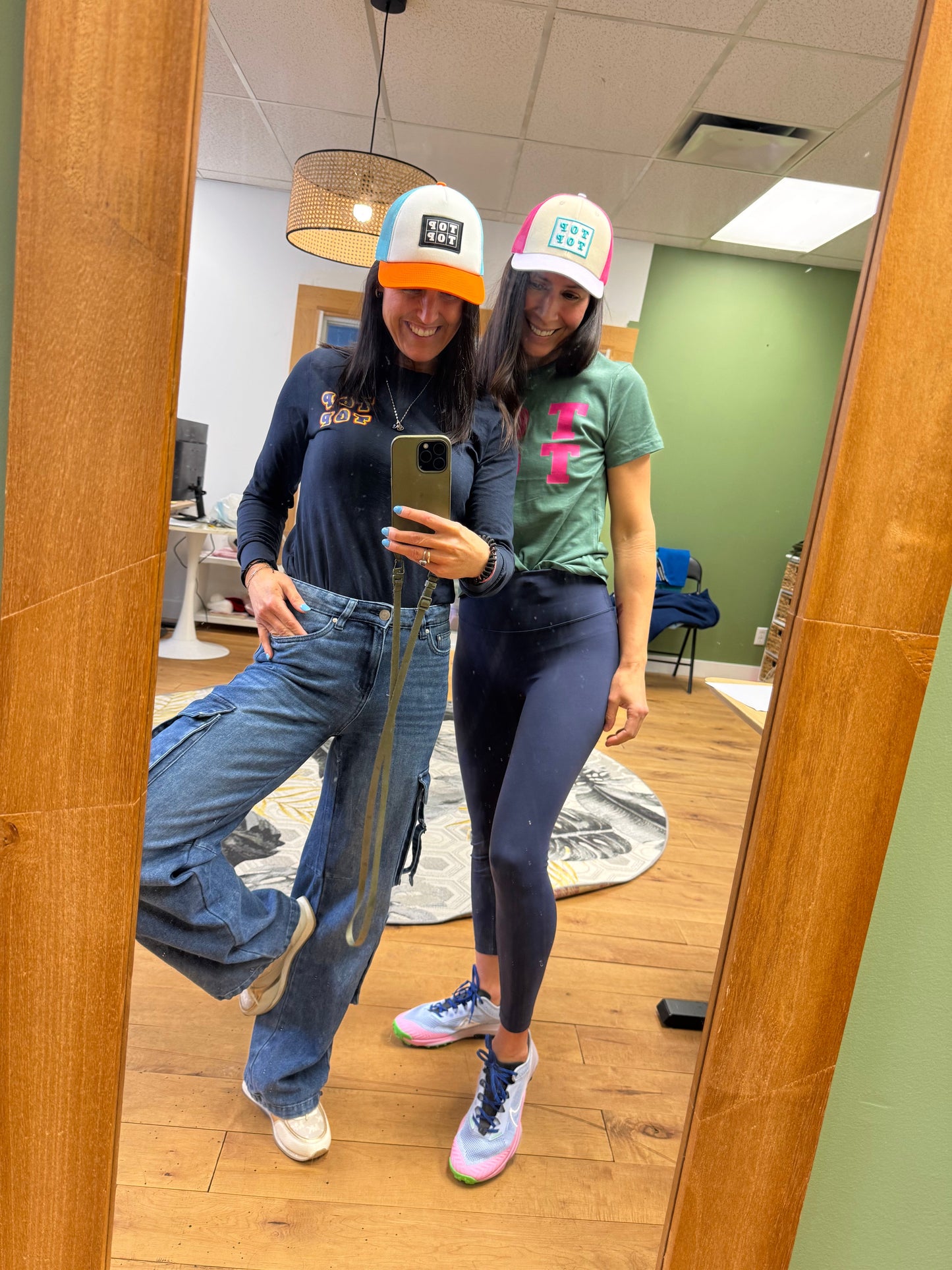 Casquette Trucker – Aqua & Orange🖤🩵🤍🧡