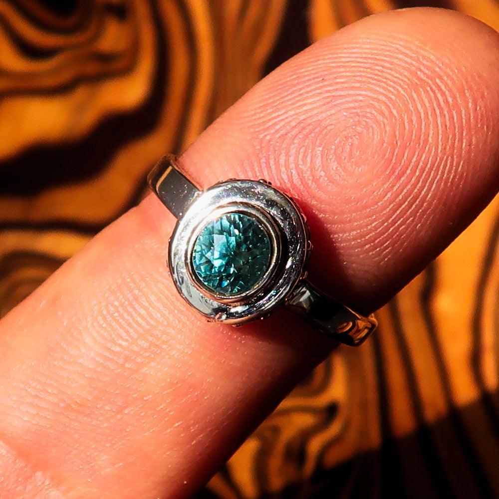 Sterling Silver Solitaire Ring with oval Cut Blue Zircon and 15 CZ - Size 6.5